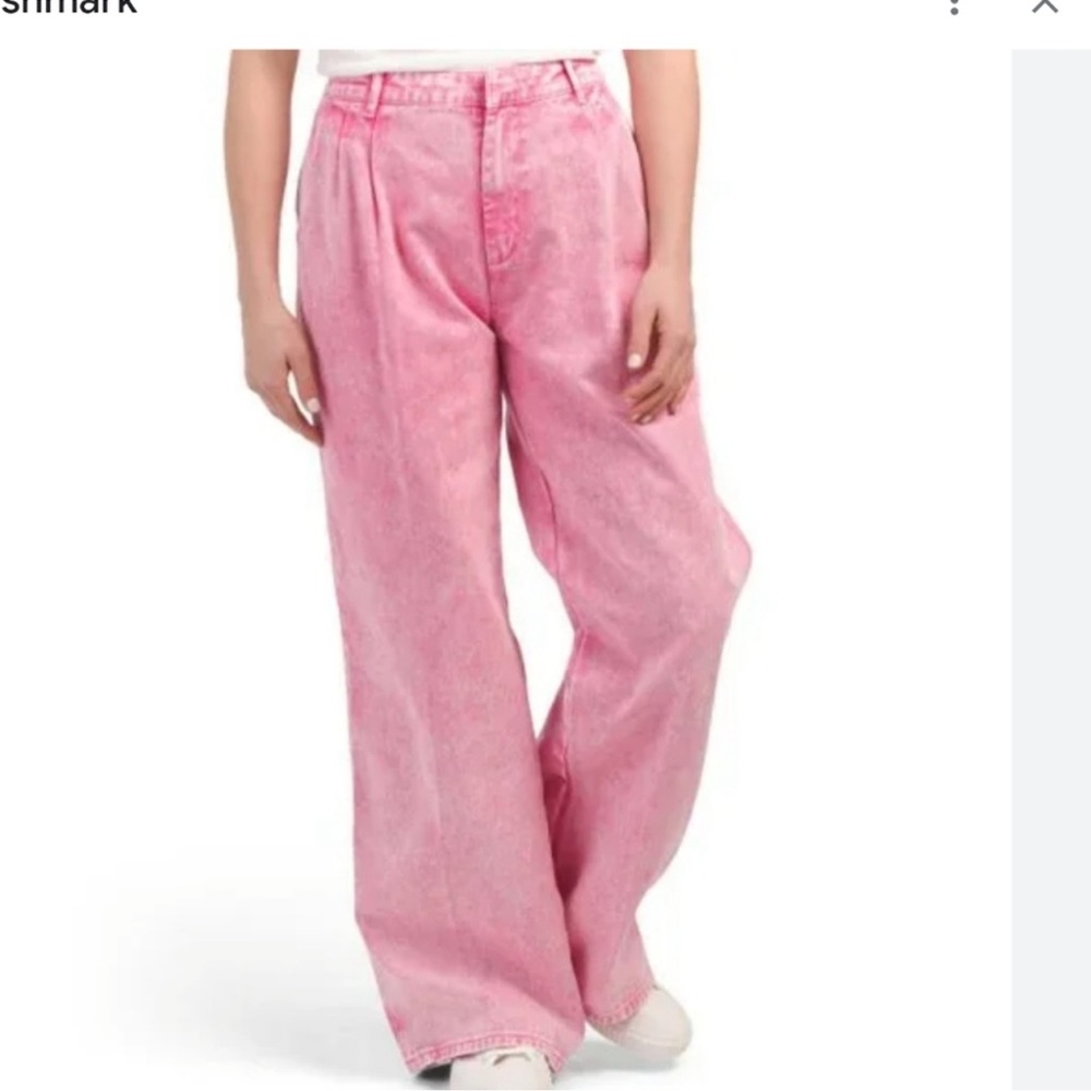 House
Of Harlow 1960 pink acid wash jeans
Never worn